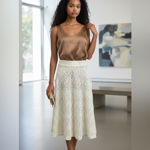 Massimo Dutti Dresses & Skirts - MASSIMO DUTTI Winter white Lace A-Line Skirt size 8